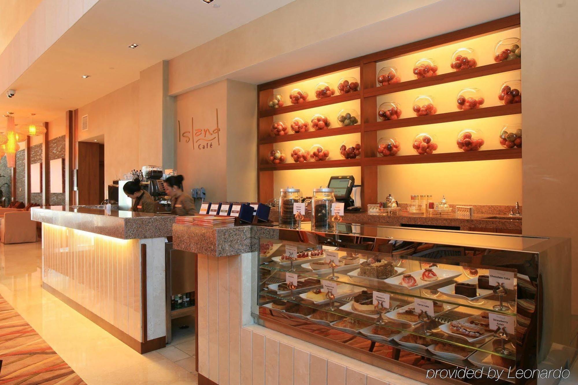 Yas Island Rotana 4*